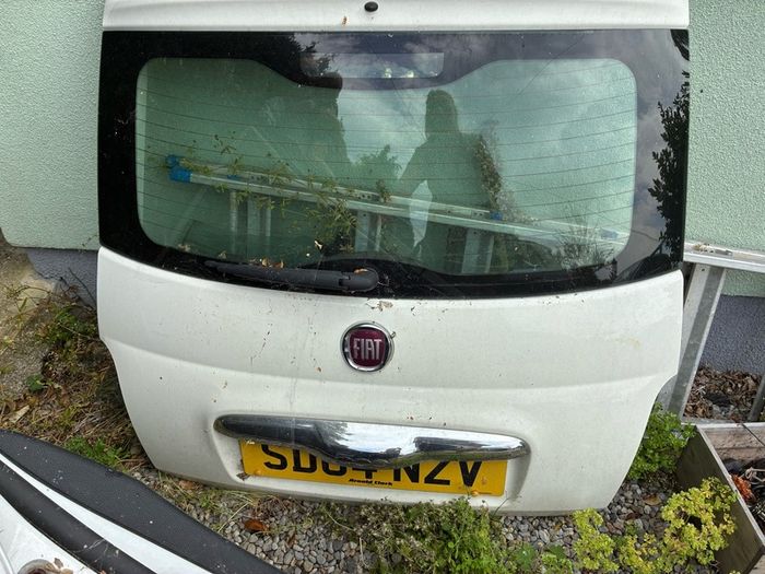 Boot lid fiat 500