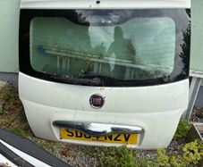 Boot lid fiat 500