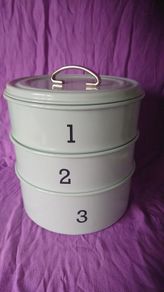 Vintage Cake / Biscuits tin box