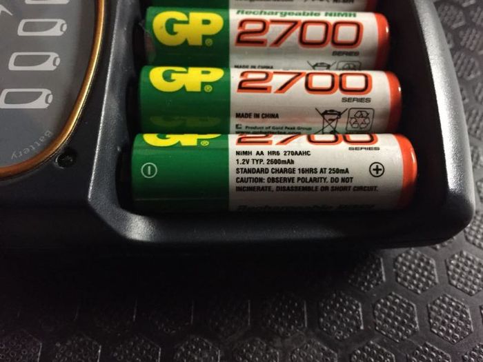 8 GP Rechargeable Battery Packs with 44 NIMH 2600mAh Rechargeable Batteries