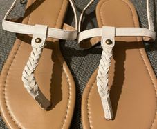 White sandals Size 4