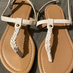 White sandals Size 4