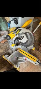 Dewalt 12 sliding mitre saw chop saw and stand