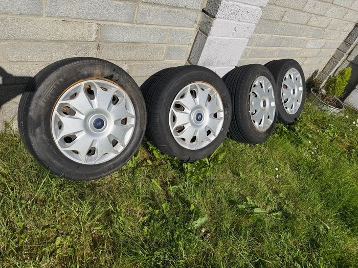 16" Ford wheels