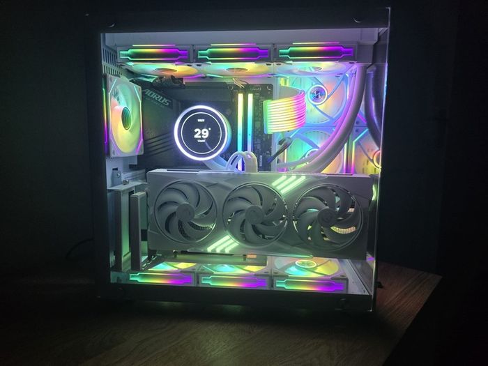 Ultra high end gaming PC + 4k 32 inch 240hz Alienware monitor