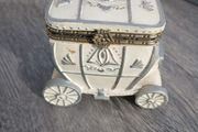 Presume Vintage Royal Waggon
