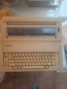 Electric typewriter