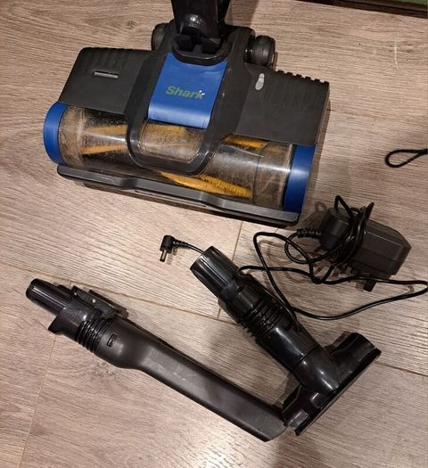 Shark cordless vacuum cleaner