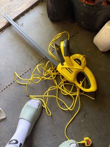 Free Hedge trimmer