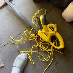 Free Hedge trimmer