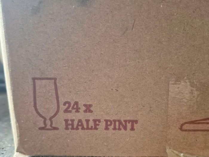 24 Birra Moretti half pint glasses