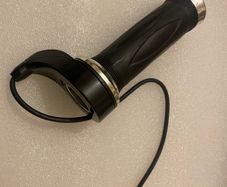 BRAND-NEW 1 pieces E-Bike Twist Speed Handlebar 12v 24v 36v 48v Universal Black Electric Scooter Twist Bike E-Bike Throttle Grip