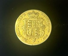 1853 22k Half Sovereign
