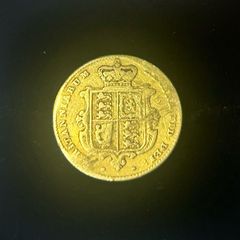 1853 22k Half Sovereign