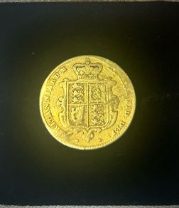 1853 22k Half Sovereign