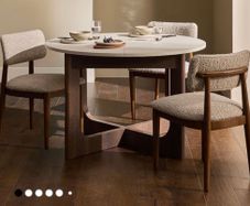 4 seater extendable table (table only)