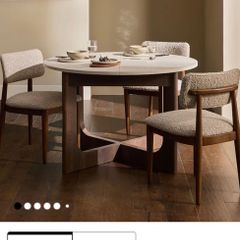 4 seater extendable table (table only)