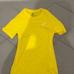 Mens nike t-shirt small