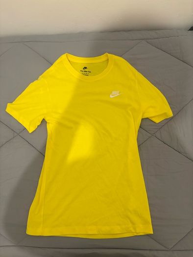 Mens nike t-shirt small