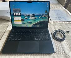 MacBook Air 13" M2 8gb ram 256gb Hdd