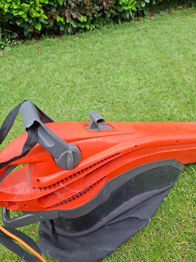 Leaf Blower