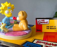 Coalport: Simpsons China Collection - The Gift of The Maggie