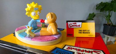 Coalport: Simpsons China Collection - The Gift of The Maggie