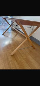 Free dining table