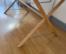 Free dining table
