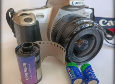 Canon Eos 300 + Two Lens