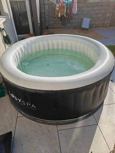 cozy spa hottub