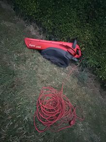 leaf blower