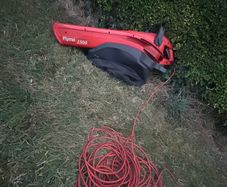 leaf blower