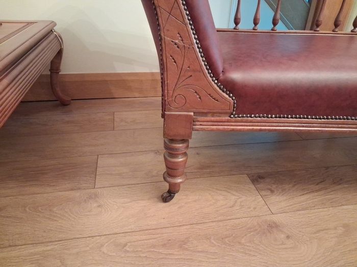 chaise longue