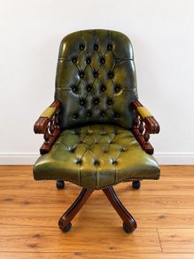 Vintage Chesterfield mountbatton Swivel Captains chair green leather