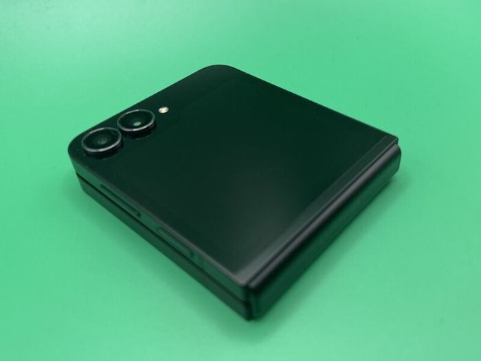 Samsung Galaxy Z Flip7 FE