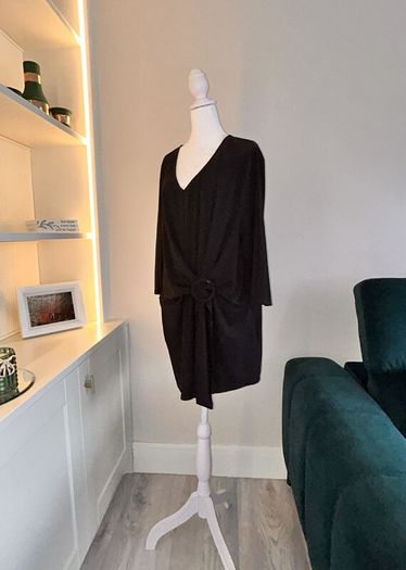 Ladies Black Tunic Buckle Top from Evans. Size UK 20 / EU 48.