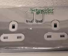 Bundle of 7x Schneider Electric Ultimate Screwless Flat Plate 2 Gang Sockets  Polished Chrome (Brand New / Sealed)