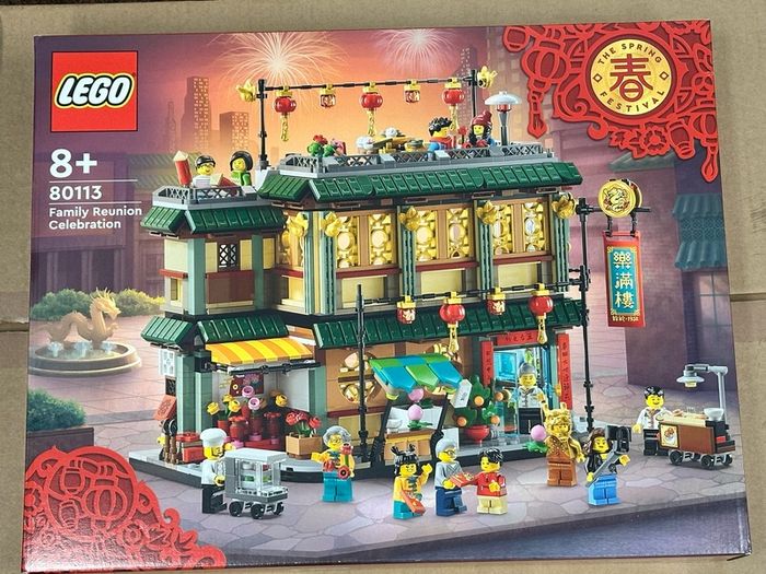 Lego Family Reunion Celebration 80113