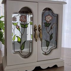 Jewellery box