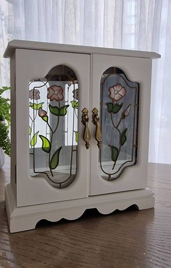 Jewellery box