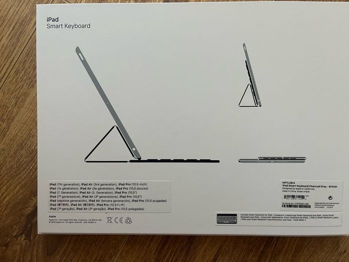 Apple iPad (7th generation) Smart Keyboard