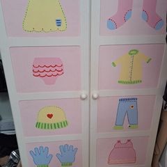 Kids wardrobe