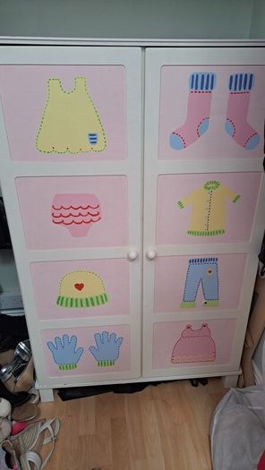 Kids wardrobe