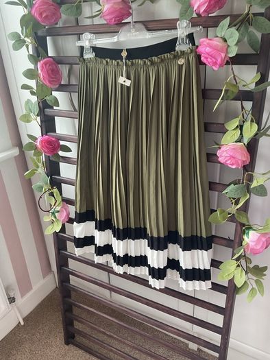 skirt Bnwt relish khaki fine pleat elastic waistband skirt size small