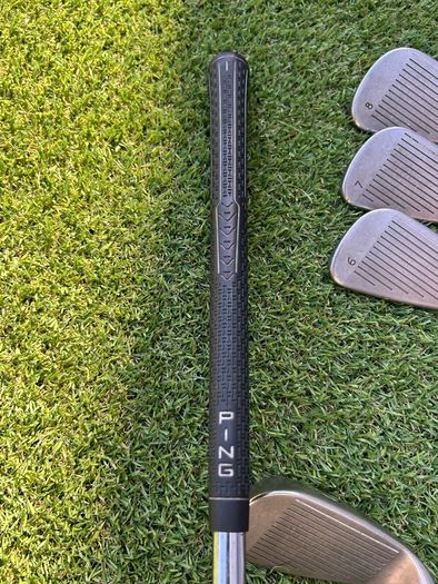 Left handed golf clubs