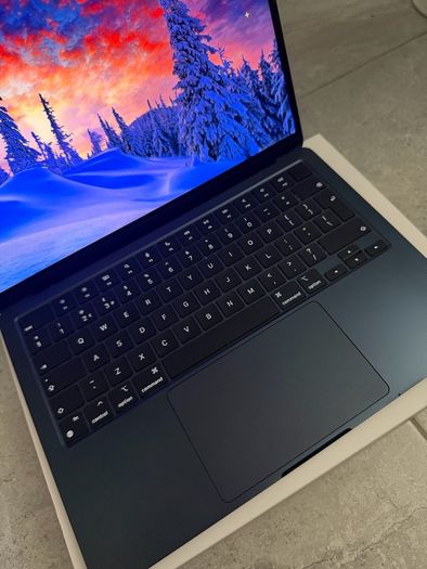 macbook air m2 midnight (2022)