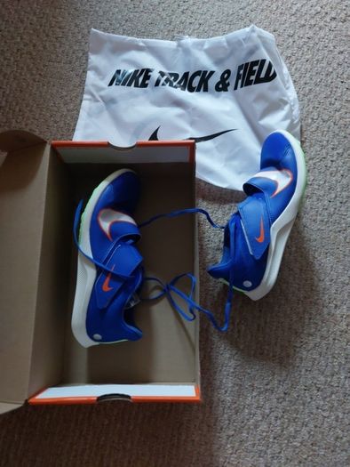 nike spikes