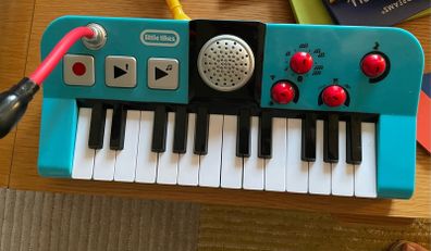 Little Tikes Kids' My Real Jam Keyboard with Microphone