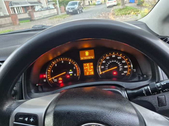 Toyota Avensis 2011